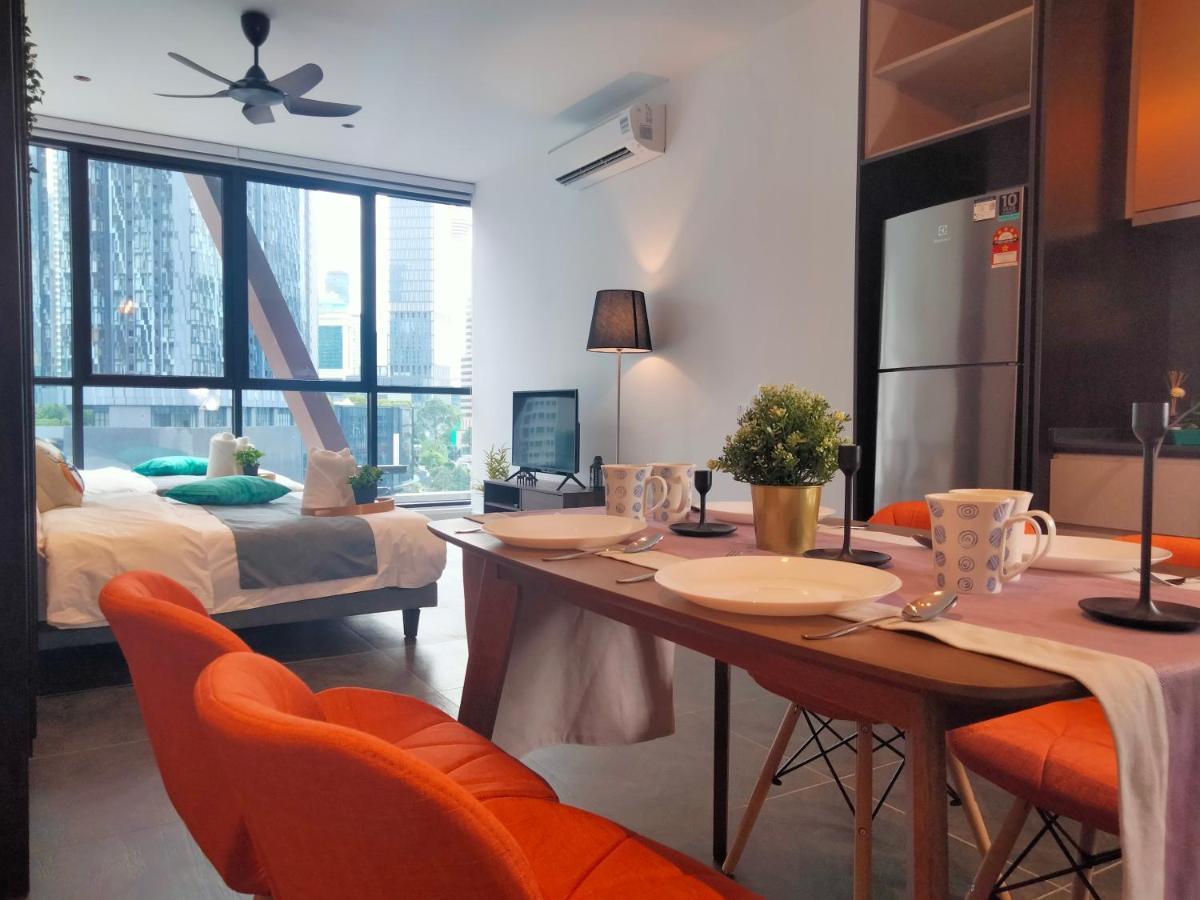 Scarletz Suites Klcc I Homebrickz Куала Лумпур Екстериор снимка
