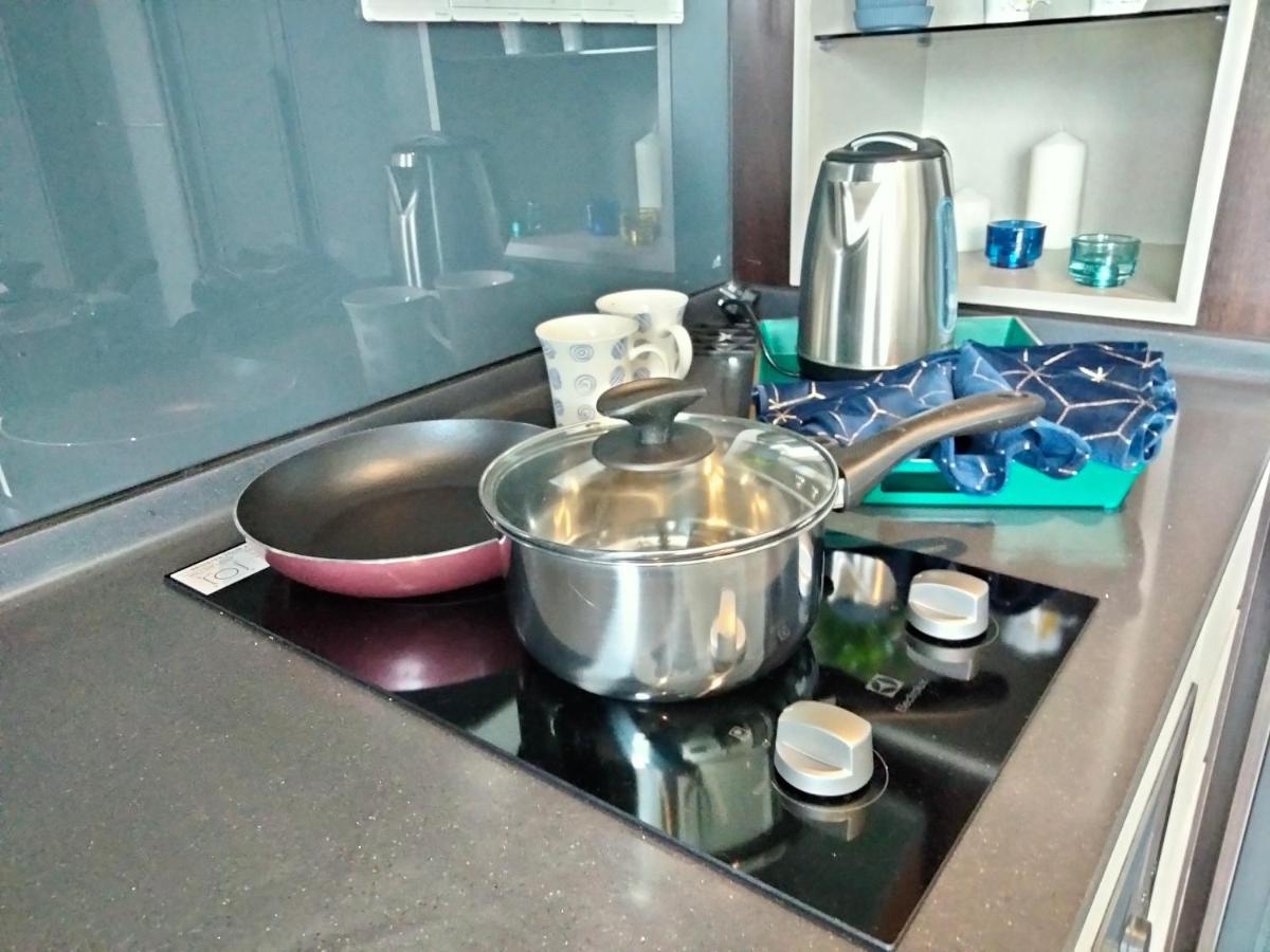 Scarletz Suites Klcc I Homebrickz Куала Лумпур Екстериор снимка