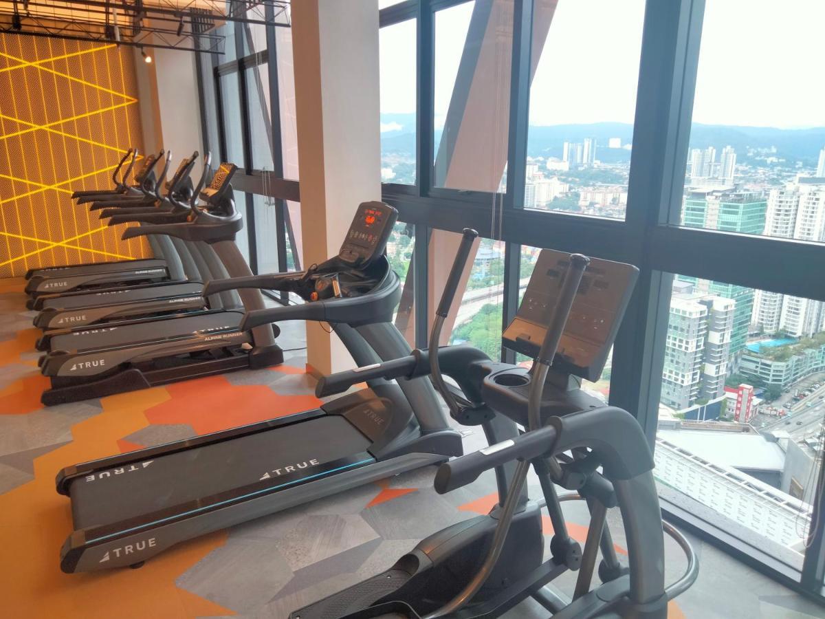Scarletz Suites Klcc I Homebrickz Куала Лумпур Екстериор снимка