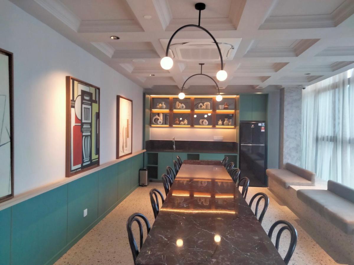 Scarletz Suites Klcc I Homebrickz Куала Лумпур Екстериор снимка