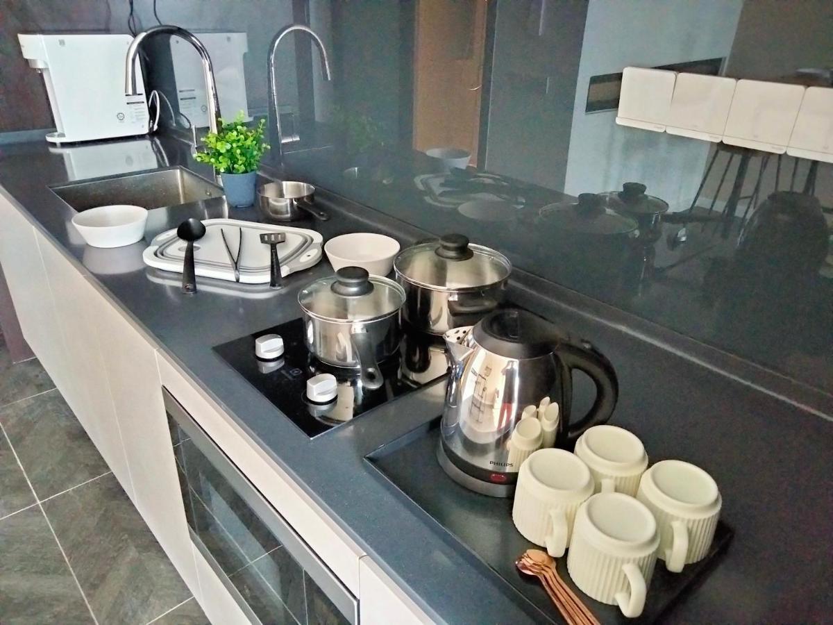Scarletz Suites Klcc I Homebrickz Куала Лумпур Екстериор снимка