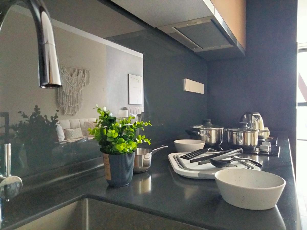 Scarletz Suites Klcc I Homebrickz Куала Лумпур Екстериор снимка