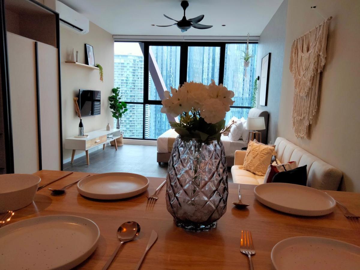 Scarletz Suites Klcc I Homebrickz Куала Лумпур Екстериор снимка