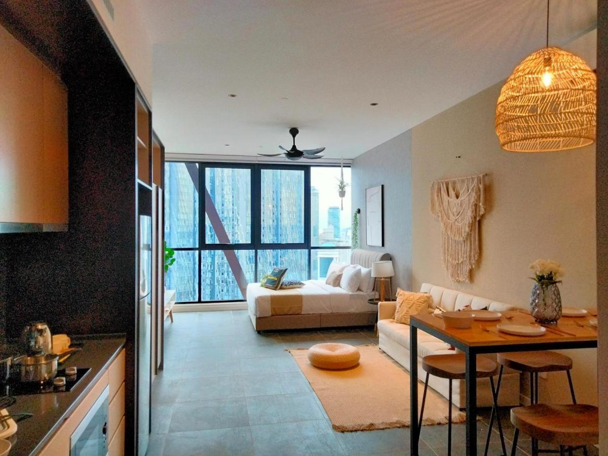 Scarletz Suites Klcc I Homebrickz Куала Лумпур Екстериор снимка