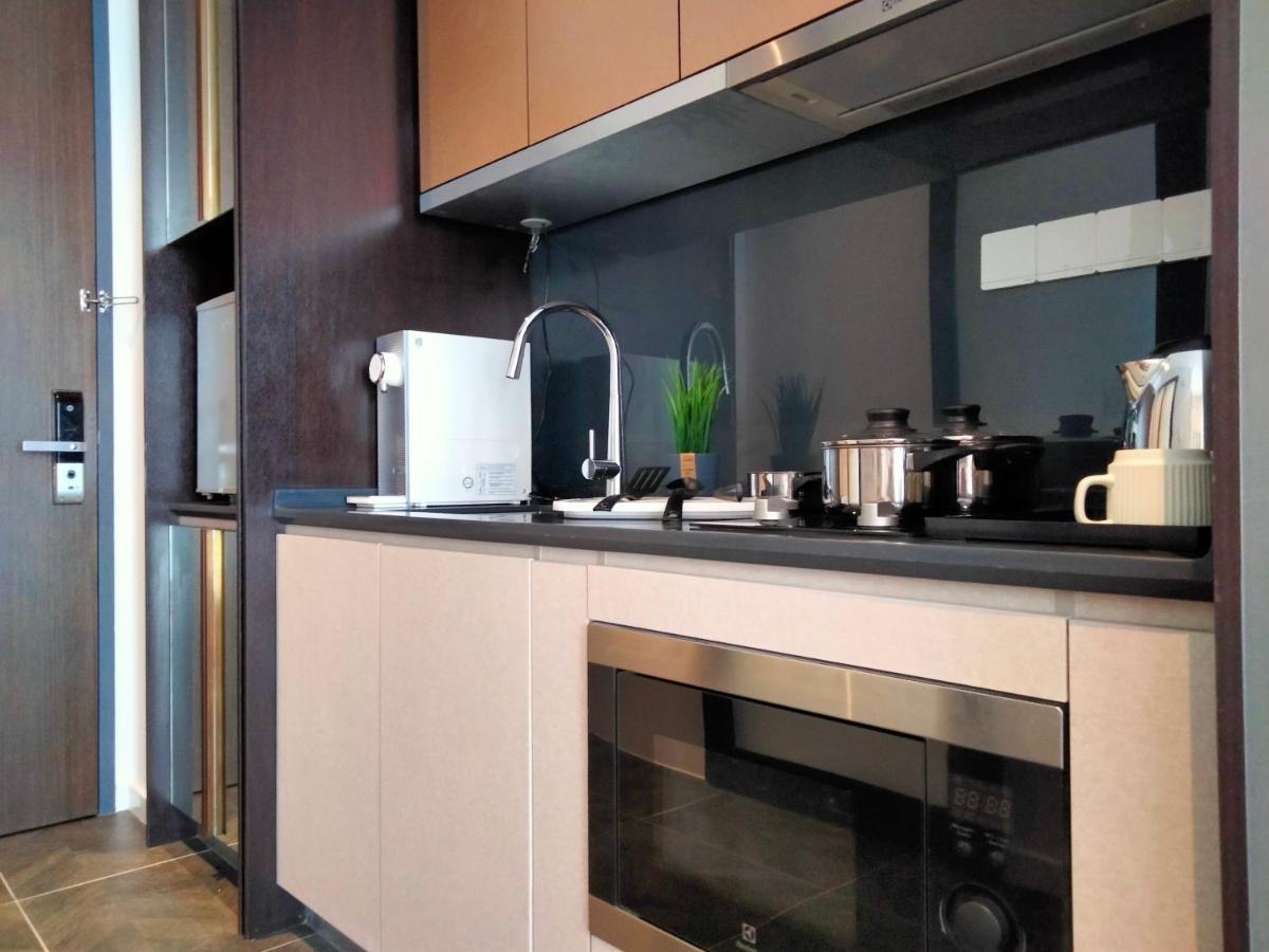Scarletz Suites Klcc I Homebrickz Куала Лумпур Екстериор снимка