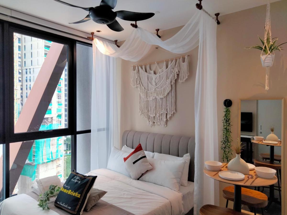Scarletz Suites Klcc I Homebrickz Куала Лумпур Екстериор снимка