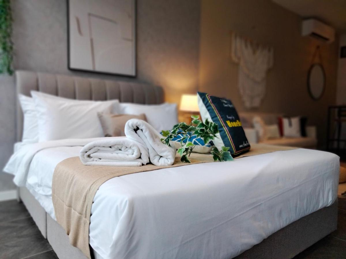 Scarletz Suites Klcc I Homebrickz Куала Лумпур Екстериор снимка